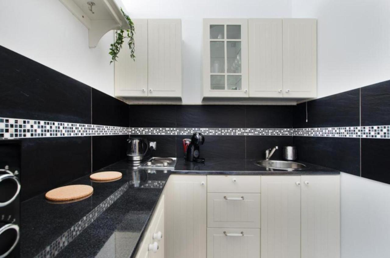 Piekarnia Apartamenty Manufaktura, Parking, Dostep Na Kod, Klima, 1-3 Pokoje, Prywatna Kamienica Lodz  Ngoại thất bức ảnh